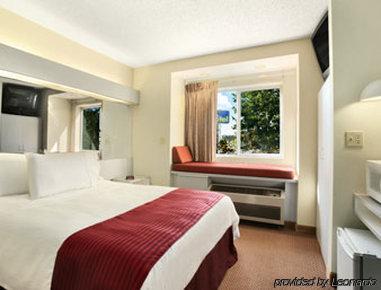 Quality Inn & Suites Watertown Fort Drum Calcium Zimmer foto