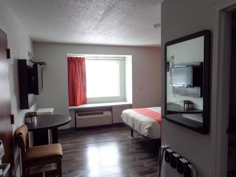 Quality Inn & Suites Watertown Fort Drum Calcium Exterior foto